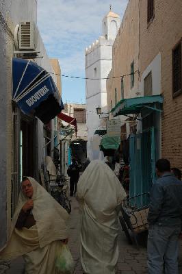 Scène de rue à Kairouan