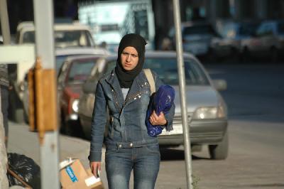 Jeune fille dans les rues d'Amman